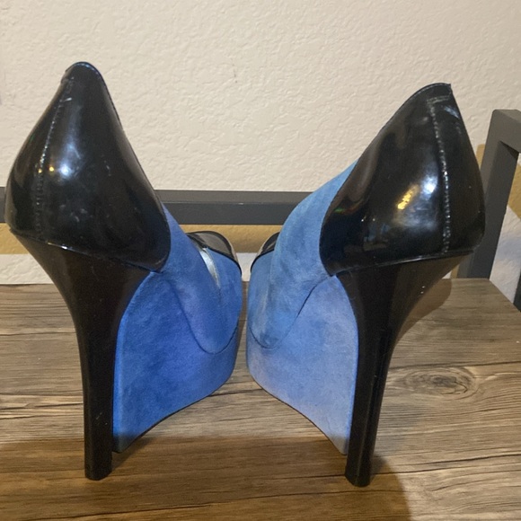 BEBE SUEDE BLUE TWO TONE WEDGES - Picture 4 of 4
